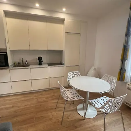 Aurelie - Charming 1br Trottel - By Tgb Apartment